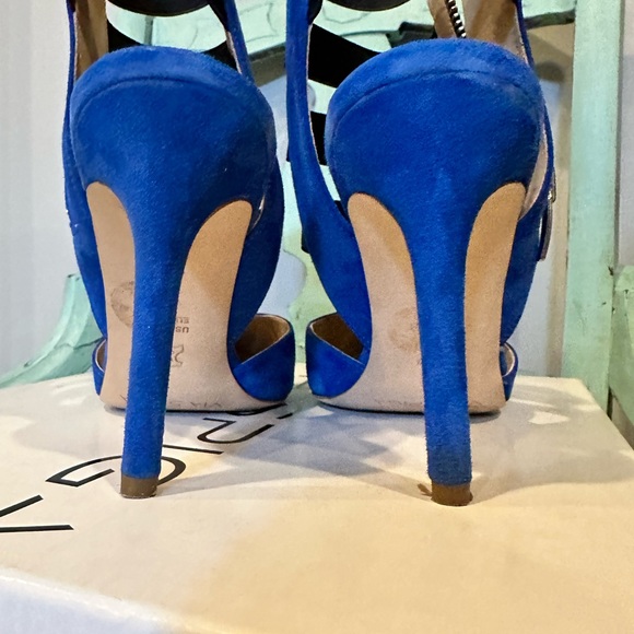 Via Spiga BlueSuede zip up heels - Picture 6 of 7
